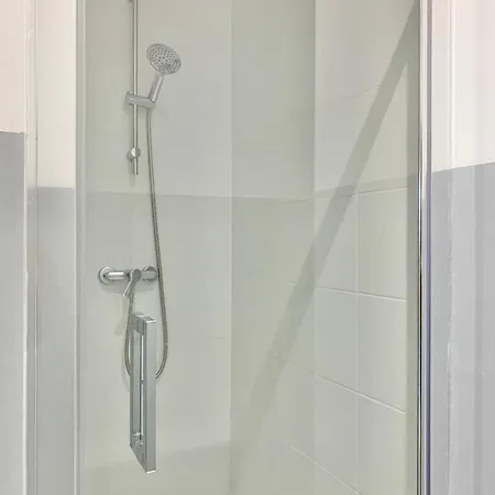 #d6 Hello Sunshine T3 Sleeps 6 Caserne De Bonne Apartment *