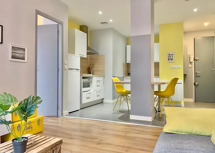 #d6 Hello Sunshine T3 Sleeps 6 Caserne De Bonne Grenoble